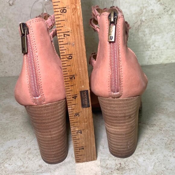 Lucky Brand Lameer Pink Scallop Strappy Block Heel Sandals Fairy Cottage Comfort - Picture 6 of 11